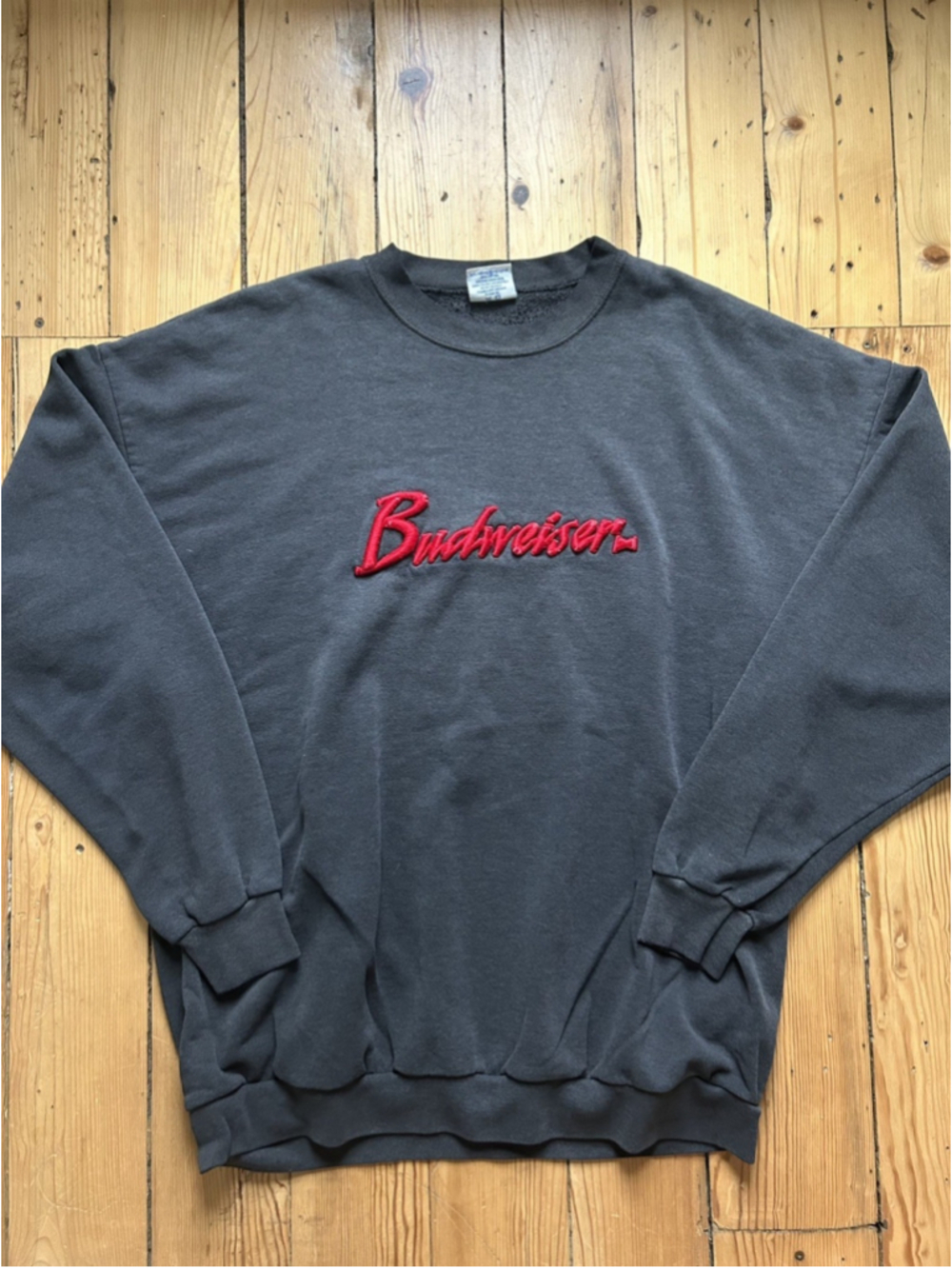 Tultex VTG Sweater XL White Budweiser Sweatshirt Fleece Long Sleeve Pullover